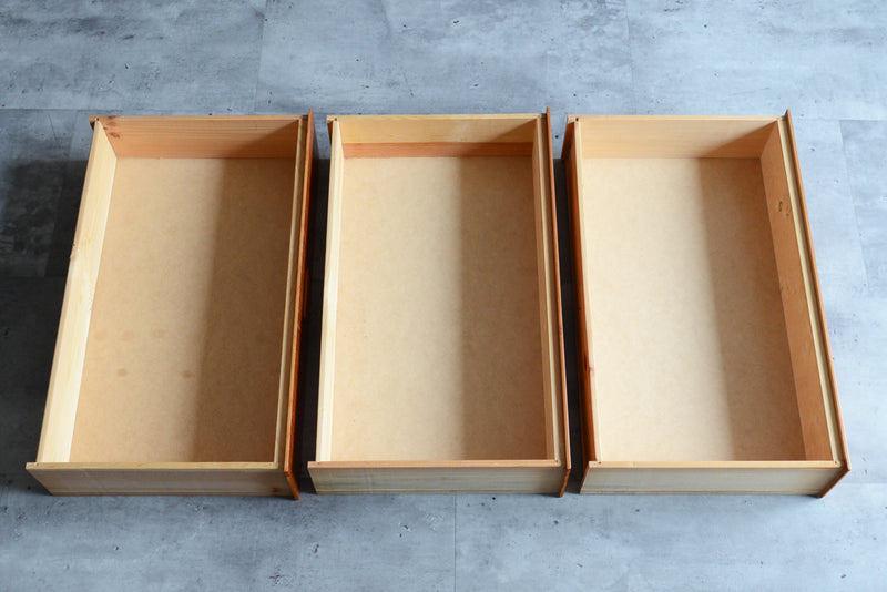 I様ご予約品　スウェーデンヴィンテージ　3段チェスト4-04