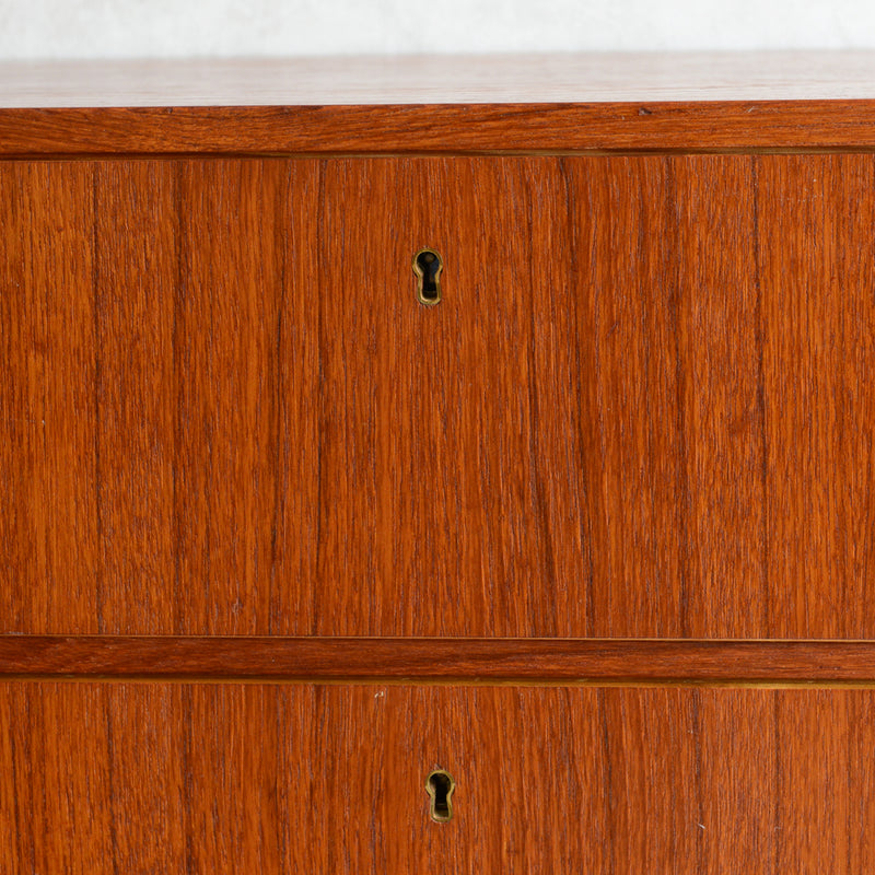 スウェーデン ヴィンテージ　3段チェスト 4-10