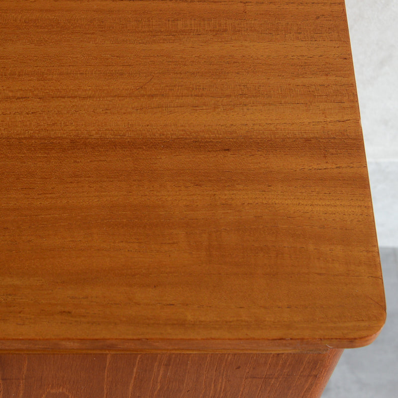 I様ご予約品　スウェーデンヴィンテージ　3段チェスト4-04