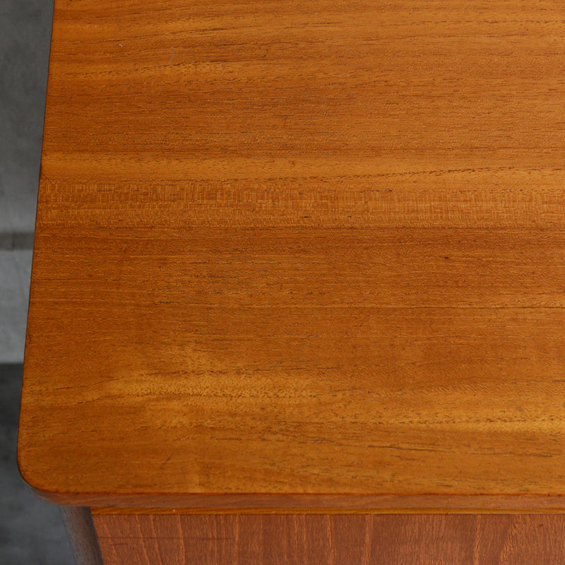 I様ご予約品　スウェーデンヴィンテージ　3段チェスト4-04