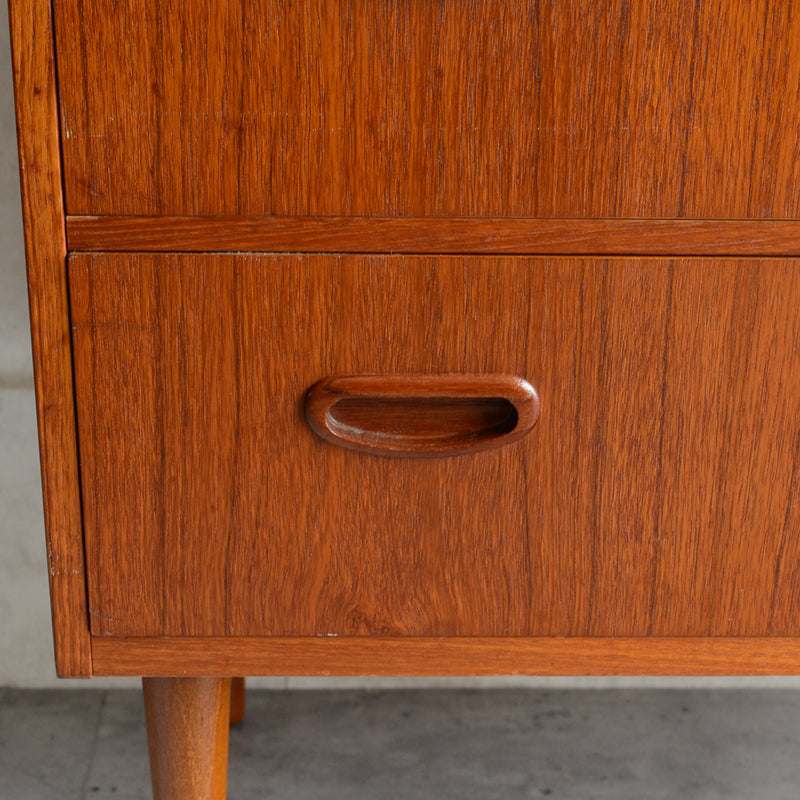 スウェーデン ヴィンテージ　3段チェスト 4-10