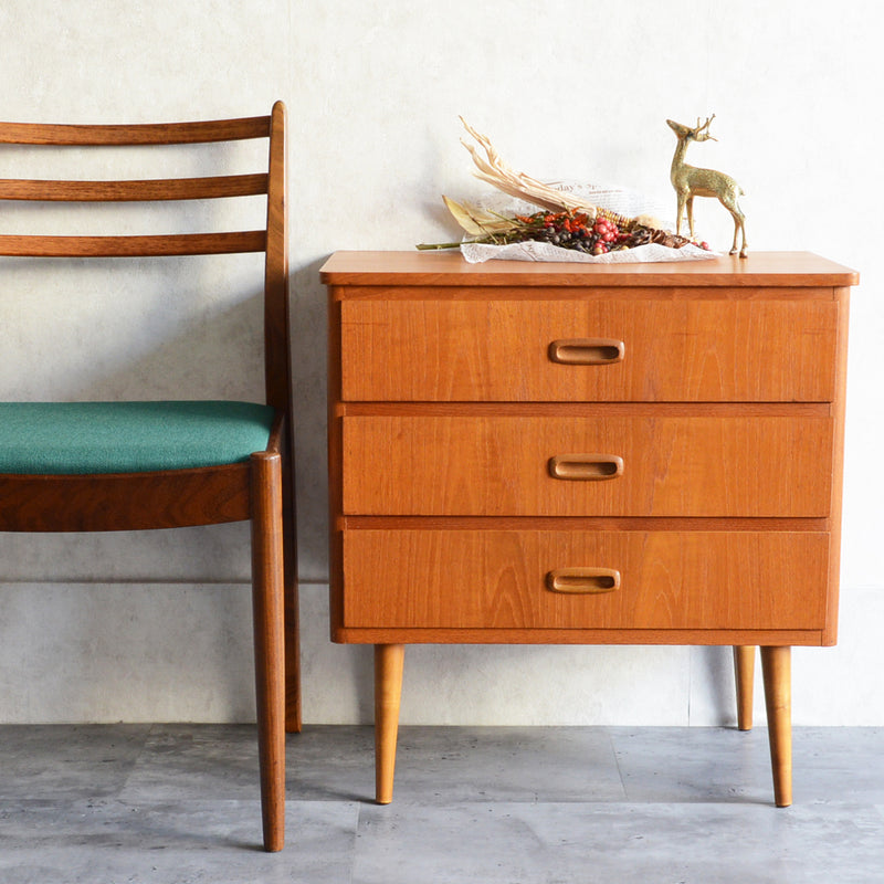 I様ご予約品　スウェーデンヴィンテージ　3段チェスト4-04