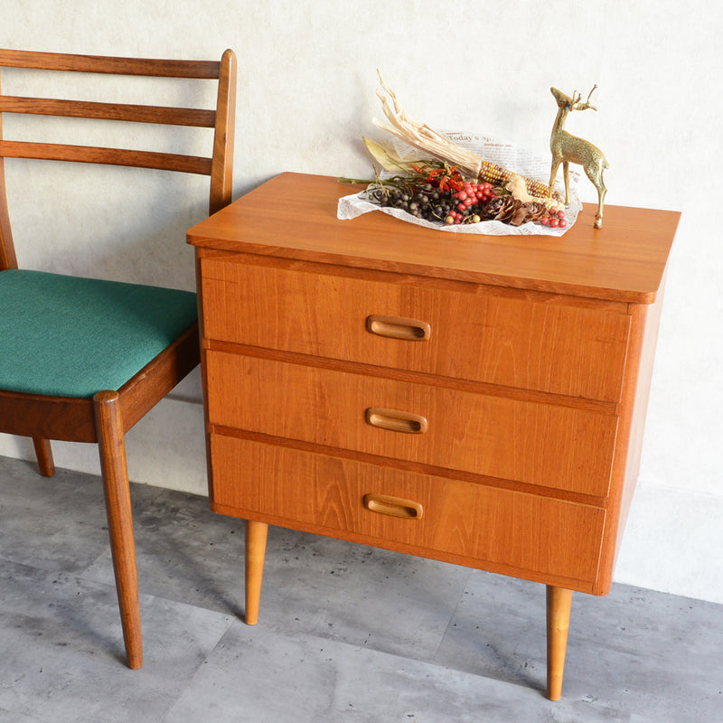 I様ご予約品　スウェーデンヴィンテージ　3段チェスト4-04