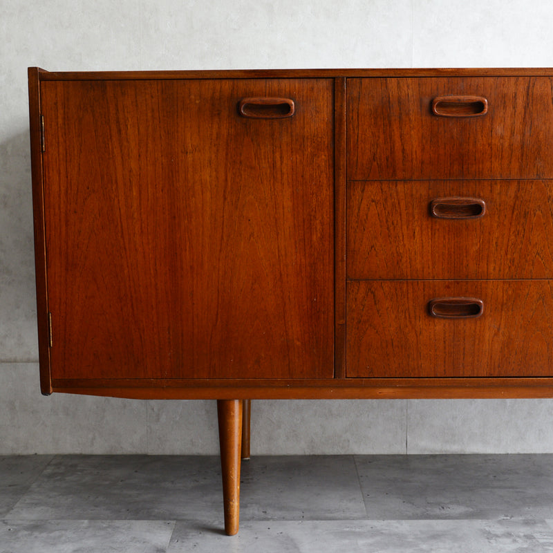 60s イギリス ヴィンテージ　チーク サイドボード40