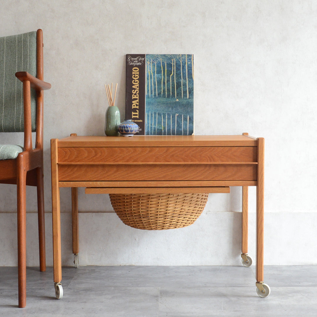 デンマークヴィンテージ  オークソーイングテーブル3-35