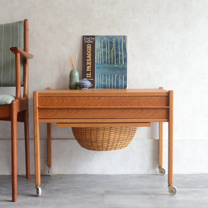 デンマークヴィンテージ  オークソーイングテーブル3-35