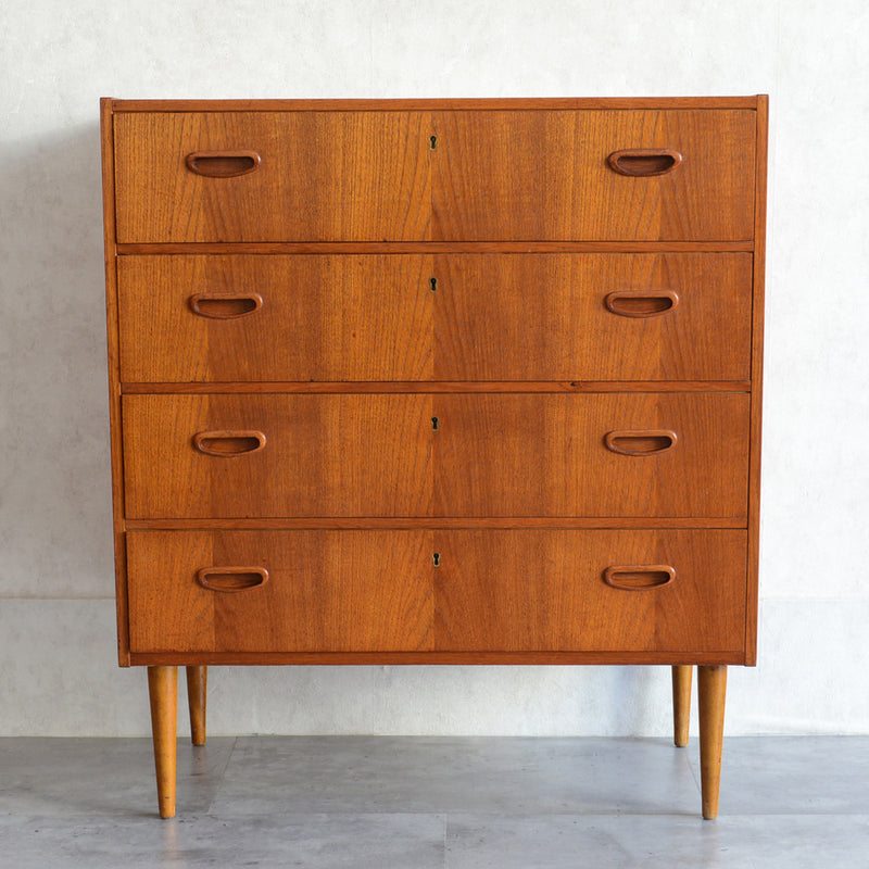 スウェーデンヴィンテージ　４段チェスト4-11