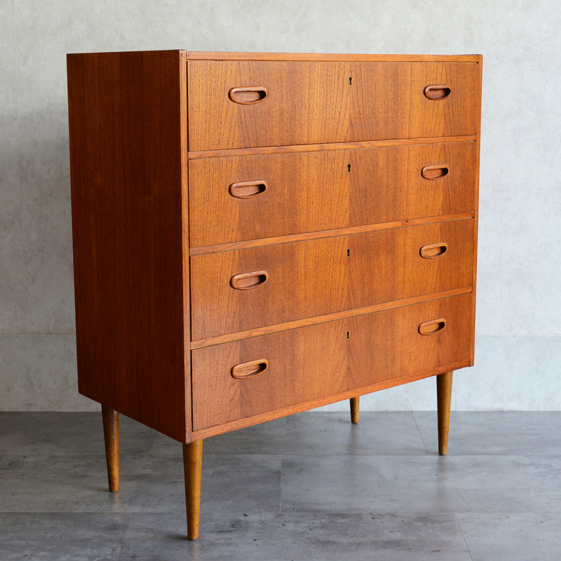 スウェーデンヴィンテージ　４段チェスト4-11