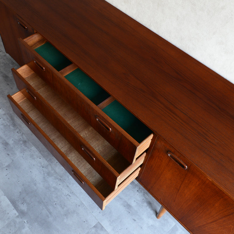 60s イギリス ヴィンテージ　チーク サイドボード40