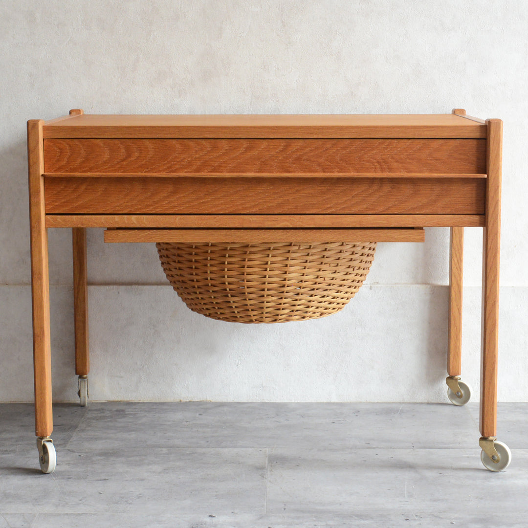 デンマークヴィンテージ  オークソーイングテーブル3-35