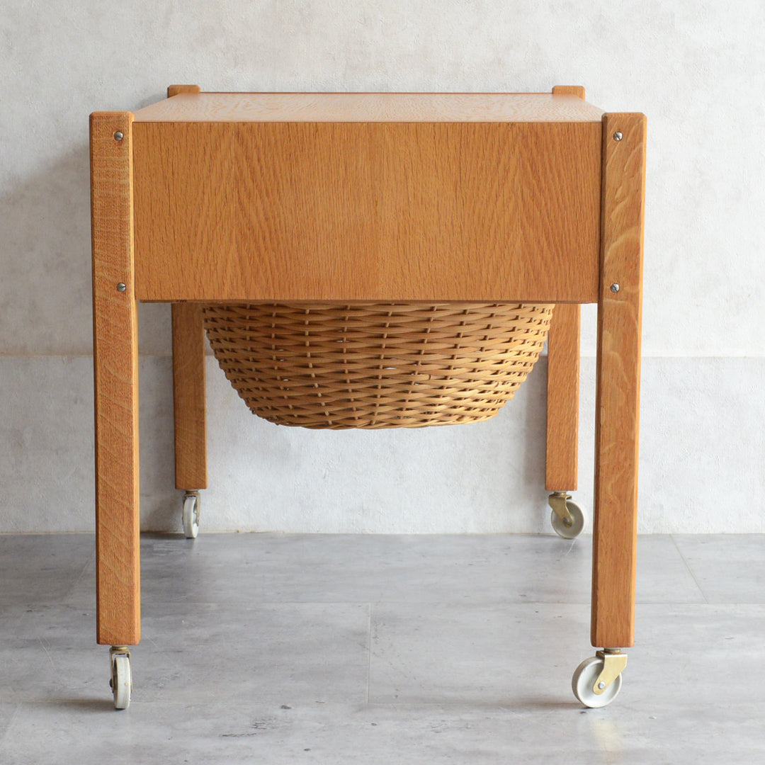 デンマークヴィンテージ  オークソーイングテーブル3-35