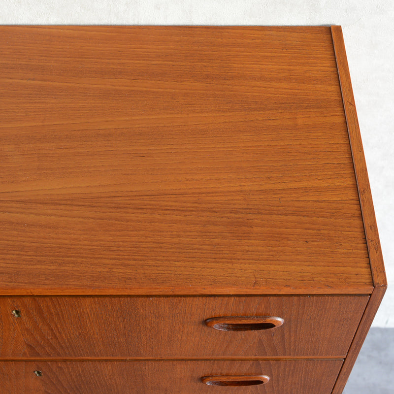 スウェーデンヴィンテージ　４段チェスト4-11