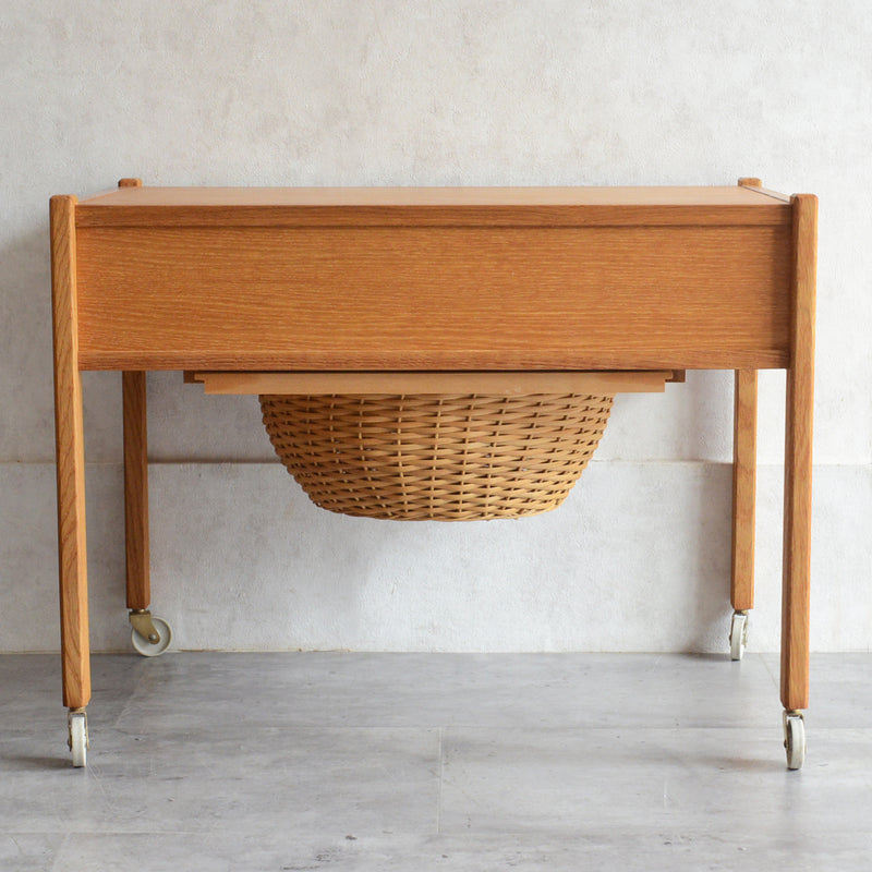 デンマークヴィンテージ  オークソーイングテーブル3-35