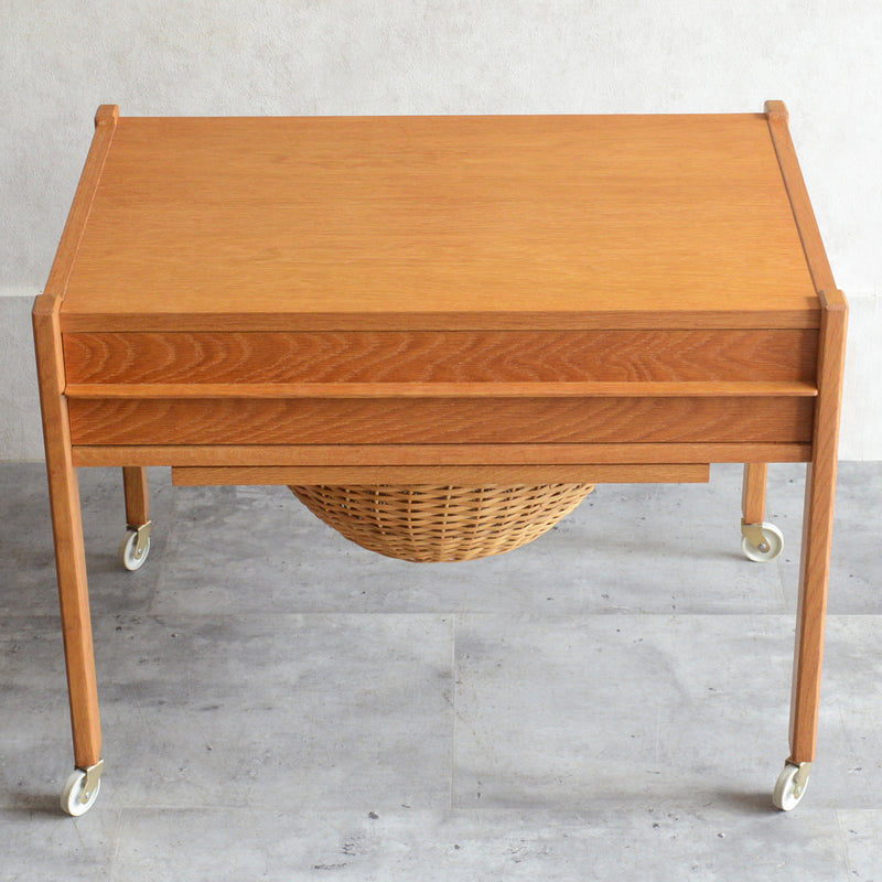 デンマークヴィンテージ  オークソーイングテーブル3-35