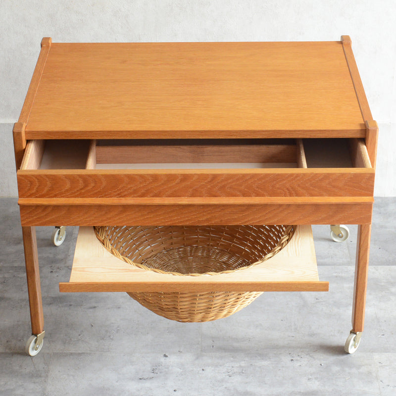 デンマークヴィンテージ  オークソーイングテーブル3-35