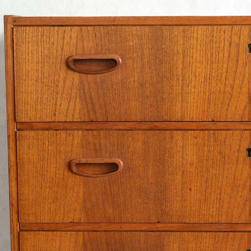 スウェーデンヴィンテージ　４段チェスト4-11