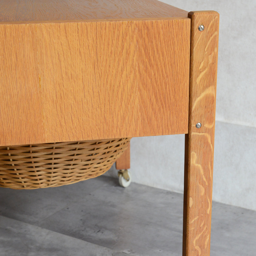 デンマークヴィンテージ  オークソーイングテーブル3-35