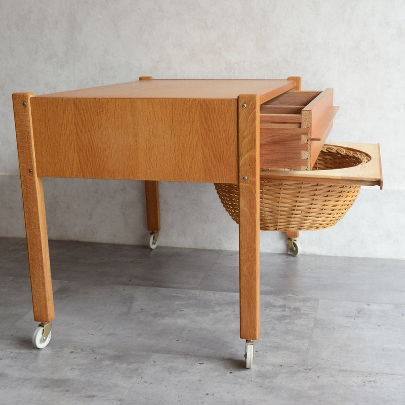 デンマークヴィンテージ  オークソーイングテーブル3-35