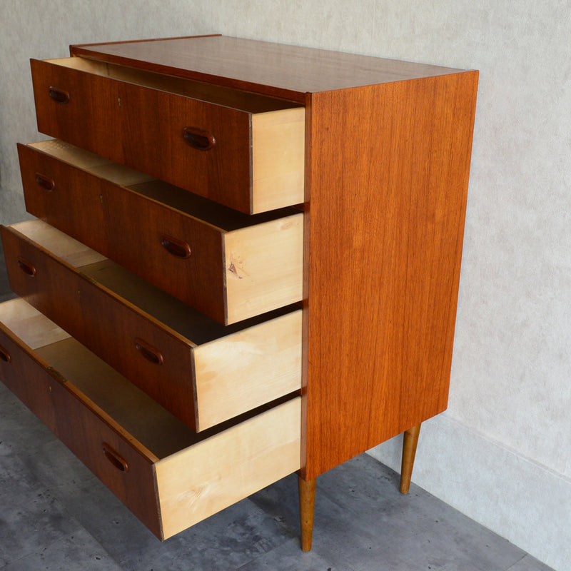 スウェーデンヴィンテージ　４段チェスト4-11