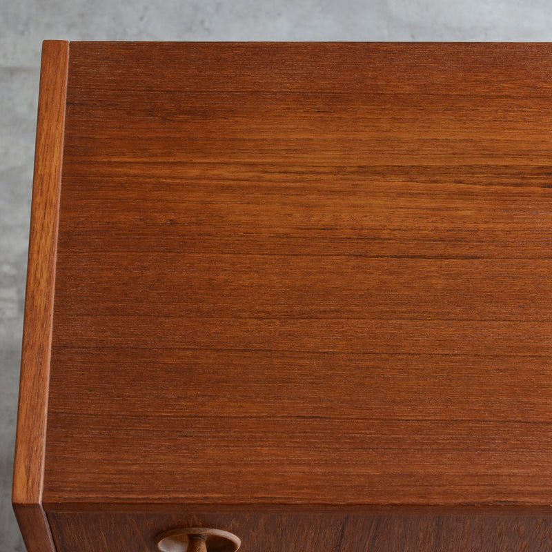 デンマーク ヴィンテージ  チーク ３段チェスト 3-33