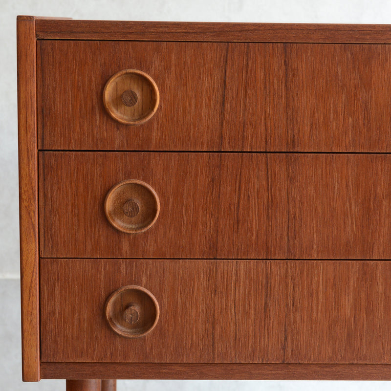 デンマーク ヴィンテージ  チーク ３段チェスト 3-33
