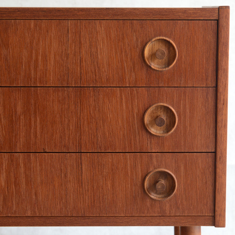 デンマーク ヴィンテージ  チーク ３段チェスト 3-33