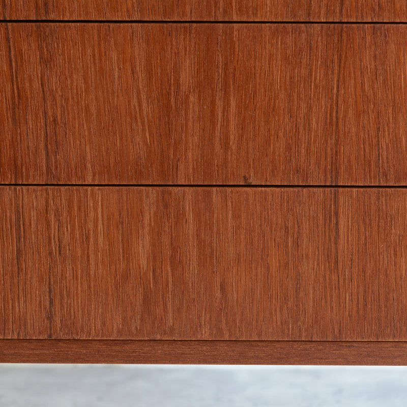 デンマーク ヴィンテージ  チーク ３段チェスト 3-33