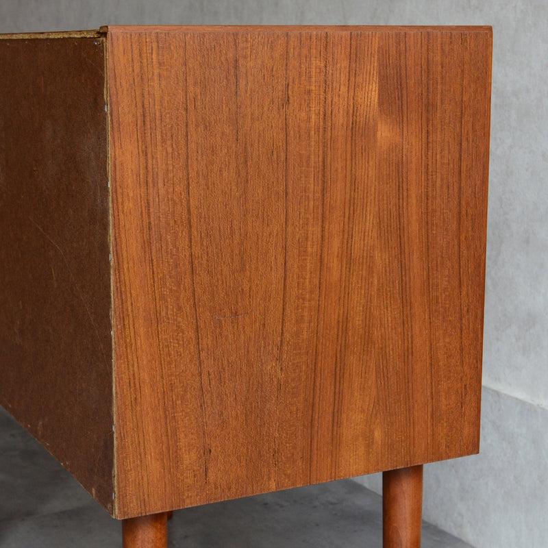 デンマーク ヴィンテージ  チーク ３段チェスト 3-33