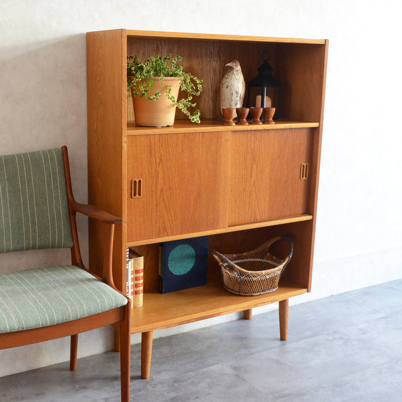 デンマーク ヴィンテージ　オーク シェルフ3-30（木扉付）