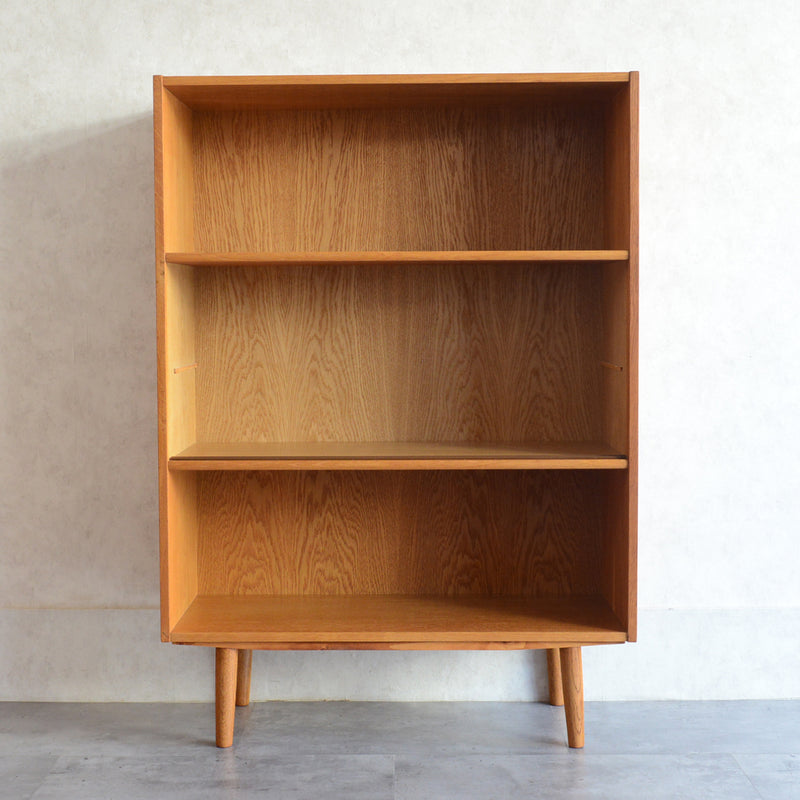 デンマーク ヴィンテージ　オーク シェルフ3-30（木扉付）