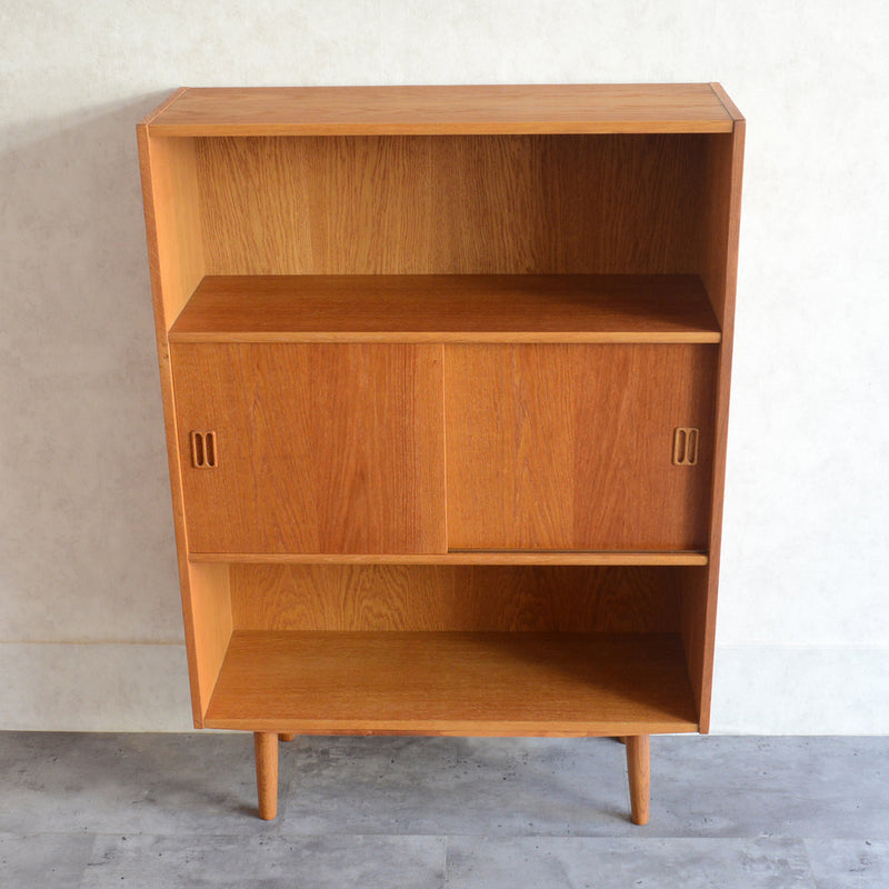 デンマーク ヴィンテージ　オーク シェルフ3-30（木扉付）