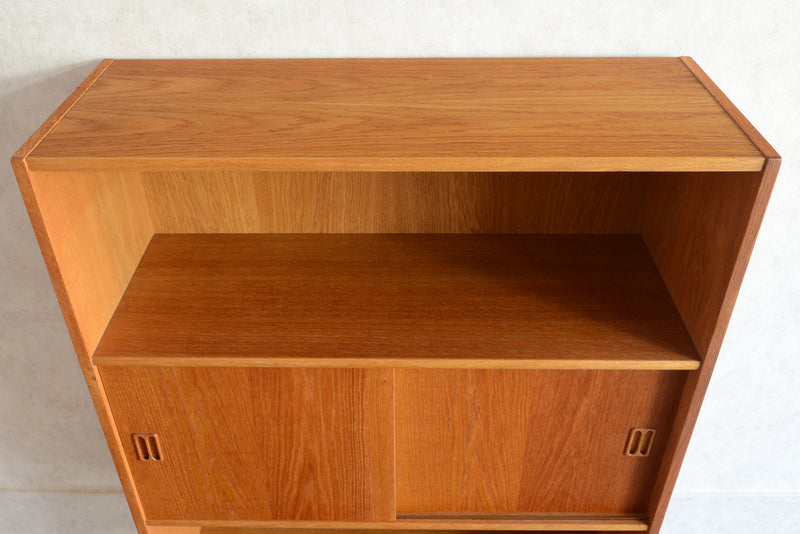 デンマーク ヴィンテージ　オーク シェルフ3-30（木扉付）