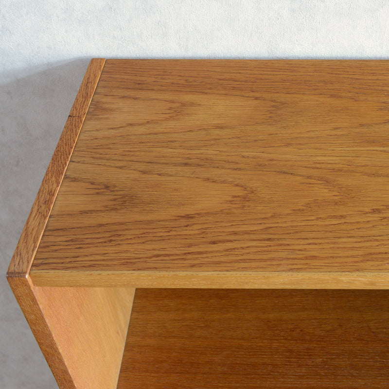 デンマーク ヴィンテージ　オーク シェルフ3-30（木扉付）