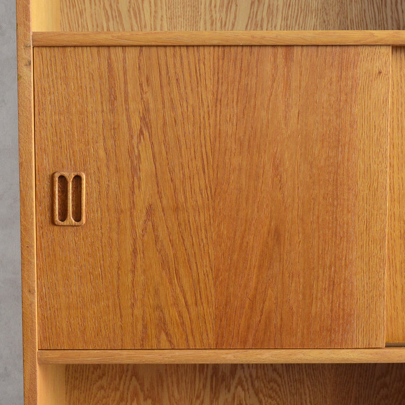 デンマーク ヴィンテージ　オーク シェルフ3-30（木扉付）