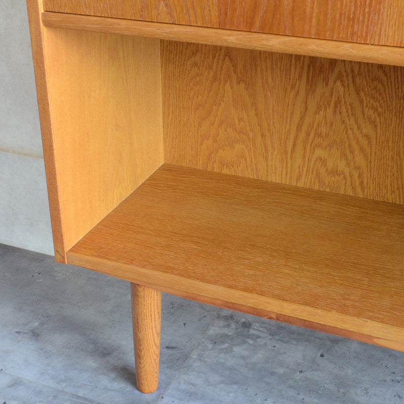 デンマーク ヴィンテージ　オーク シェルフ3-30（木扉付）