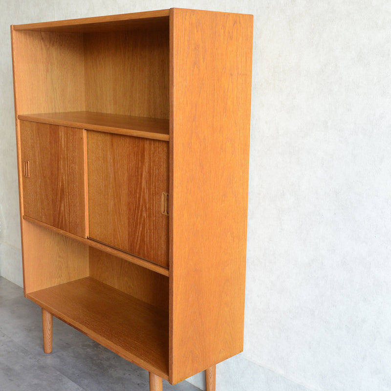 デンマーク ヴィンテージ　オーク シェルフ3-30（木扉付）