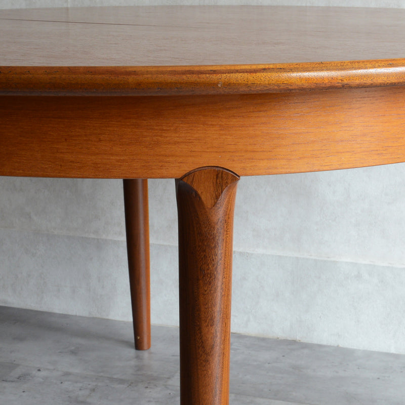 M様見学ご予約品　Meredew(メレデュー）エクステンション ラウンドテーブル 02 (天板剥離再塗装済）