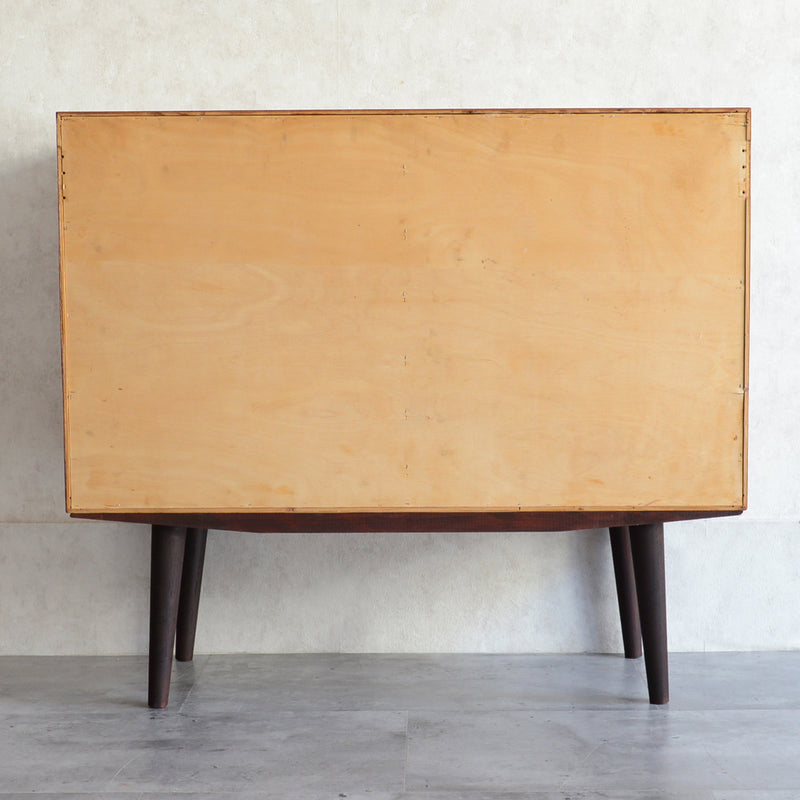 デンマーク ヴィンテージ　ローズウッド ガラスキャビネット02