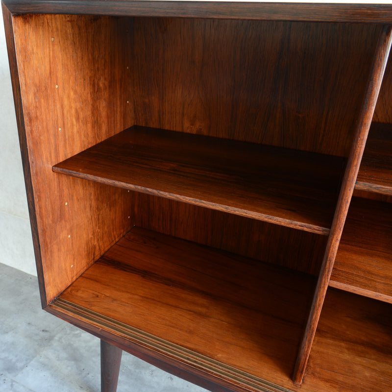 デンマーク ヴィンテージ　ローズウッド ガラスキャビネット02