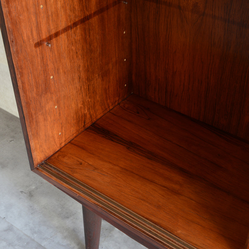 デンマーク ヴィンテージ　ローズウッド ガラスキャビネット02