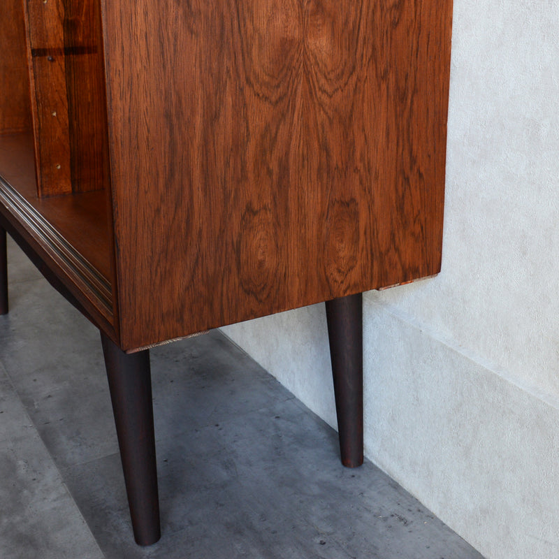 デンマーク ヴィンテージ　ローズウッド ガラスキャビネット02