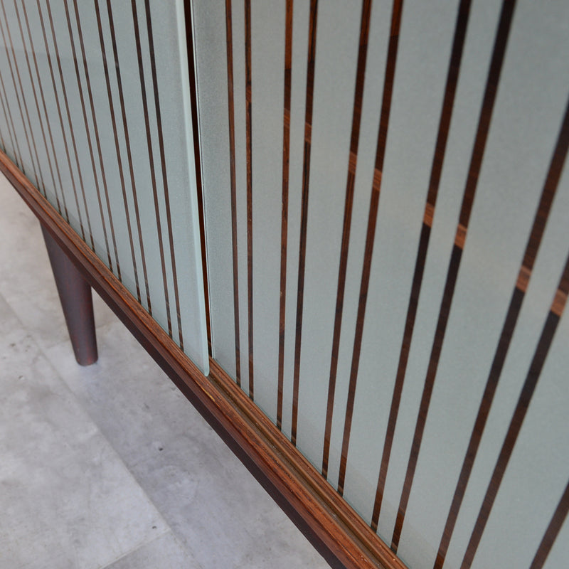 デンマーク ヴィンテージ　ローズウッド ガラスキャビネット02